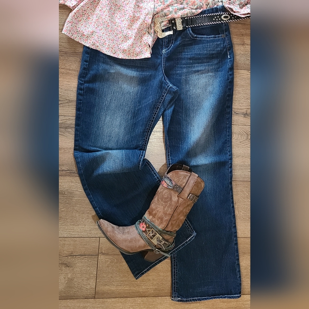 Lightly Worn! MAURICES - Curvy Embroidery Embellished Bootcut Flares- Size 13/14